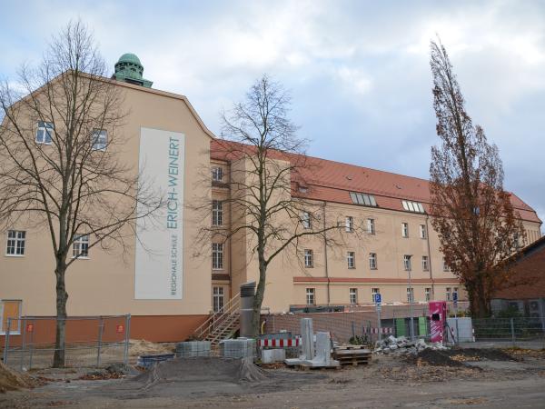 Schwerin-Erich-Weinert-Schule.JPG
